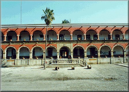 Frente casa hacienda